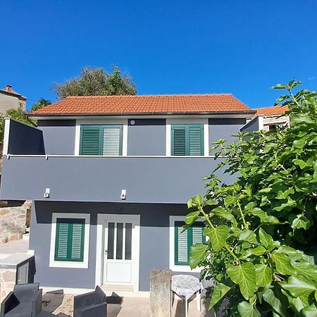 Hotel Kuca Za Odmor Dobrila à Jelsa  Extérieur photo