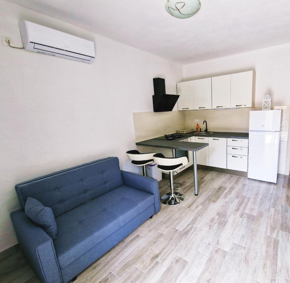 Hotel Kuca Za Odmor Dobrila à Jelsa  Extérieur photo