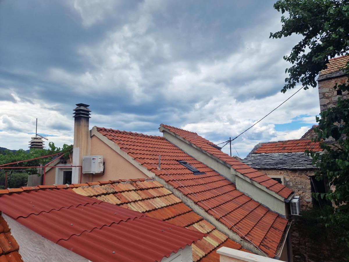 Hotel Kuca Za Odmor Dobrila à Jelsa  Extérieur photo