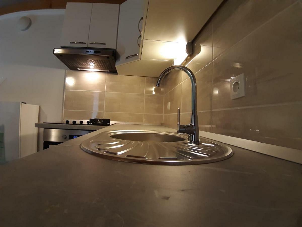 Hotel Kuca Za Odmor Dobrila à Jelsa  Extérieur photo