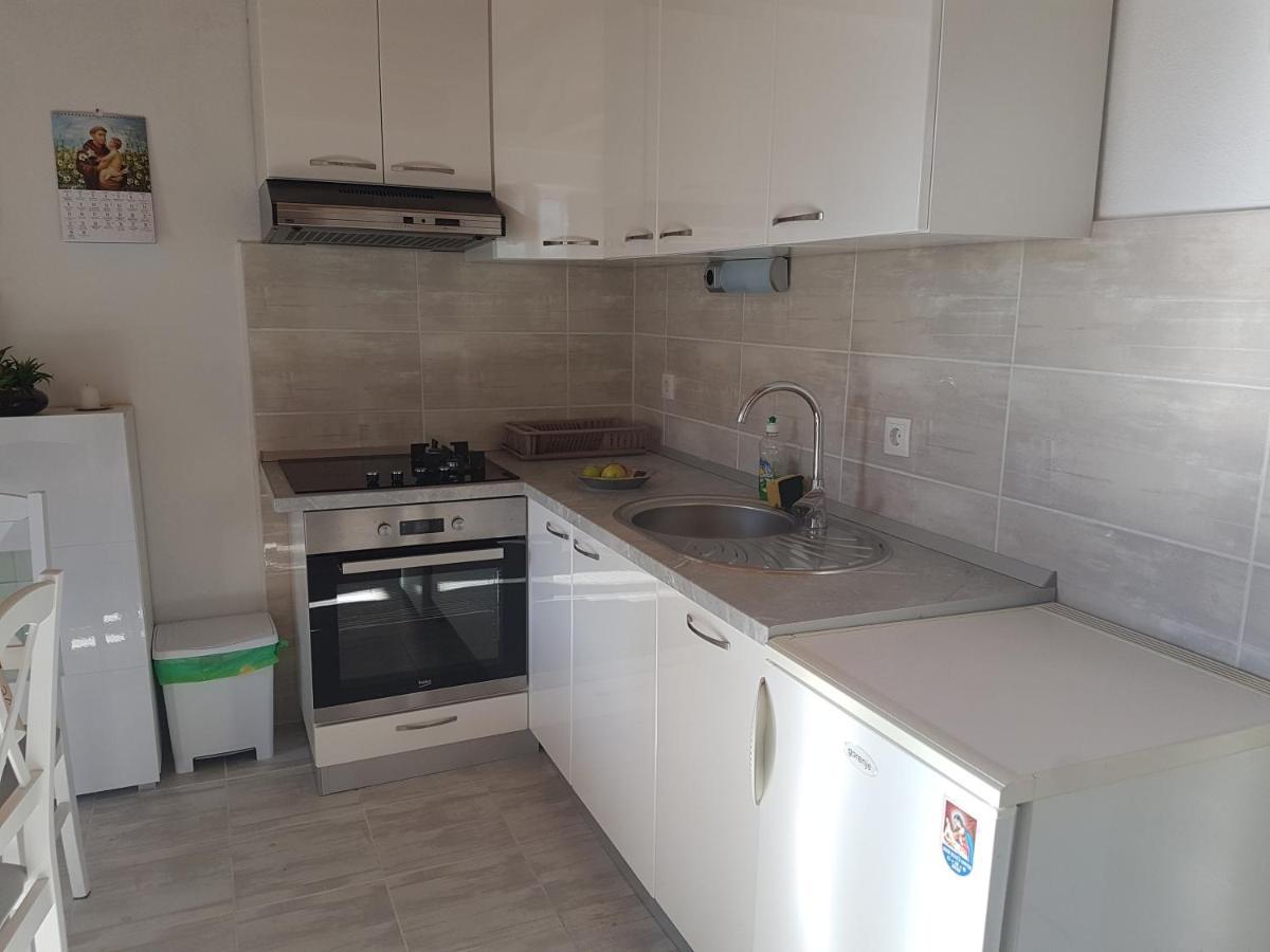 Hotel Kuca Za Odmor Dobrila à Jelsa  Extérieur photo